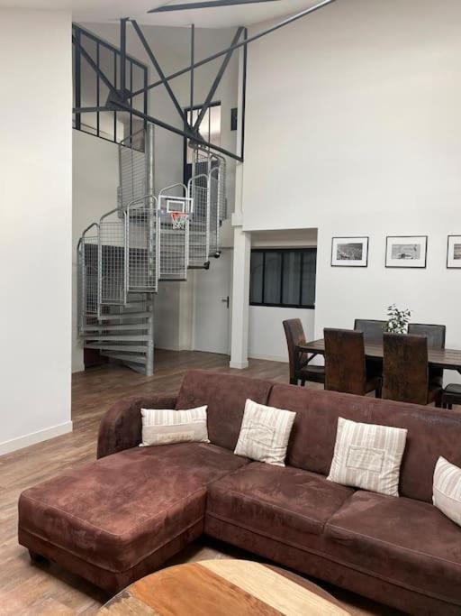 Loft Proche Centre Ville Hotes Habitant A L Etage Laval  Eksteriør billede