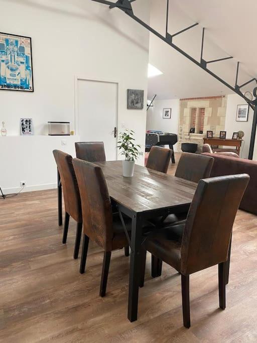 Loft Proche Centre Ville Hotes Habitant A L Etage Laval  Eksteriør billede